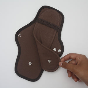 SCKOONCUP - MENSTRUAL CUP AND SCKOON ORGANIC COTTON PAD SET - MEDITATION - SckoonCup